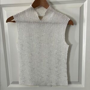 Cache White Crepe Sleeveless Blouse size medium. —stretch—-